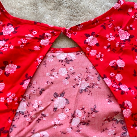 Red Maxi dress. Old navy Summer dress. Size M. Floral. Puff sleeves. - Picture 10 of 16